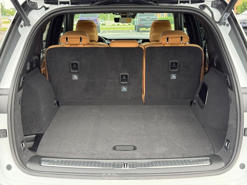Jeep Grand Cherokee Vehicle Full-screen Gallery Image 7