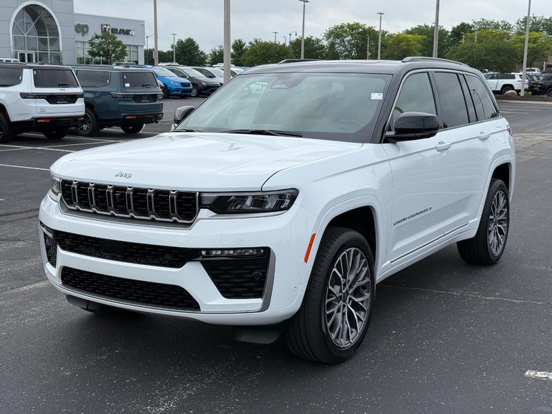 Jeep Grand Cherokee Vehicle Full-screen Gallery Image 10