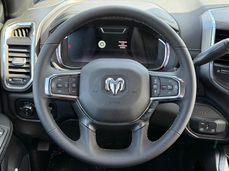 Ram 2500 Vehicle Full-screen Gallery Image 13