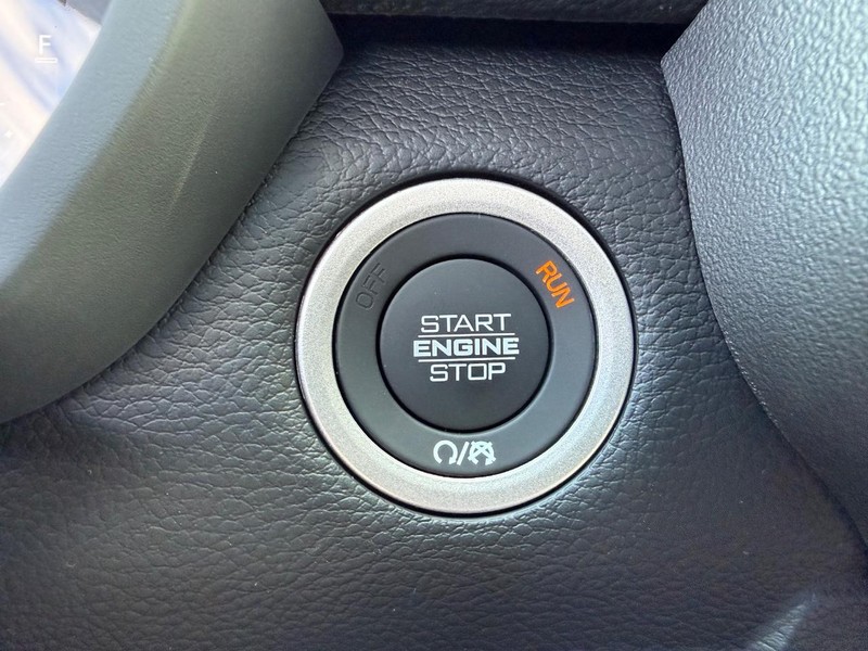 Ram 2500 Vehicle Full-screen Gallery Image 21