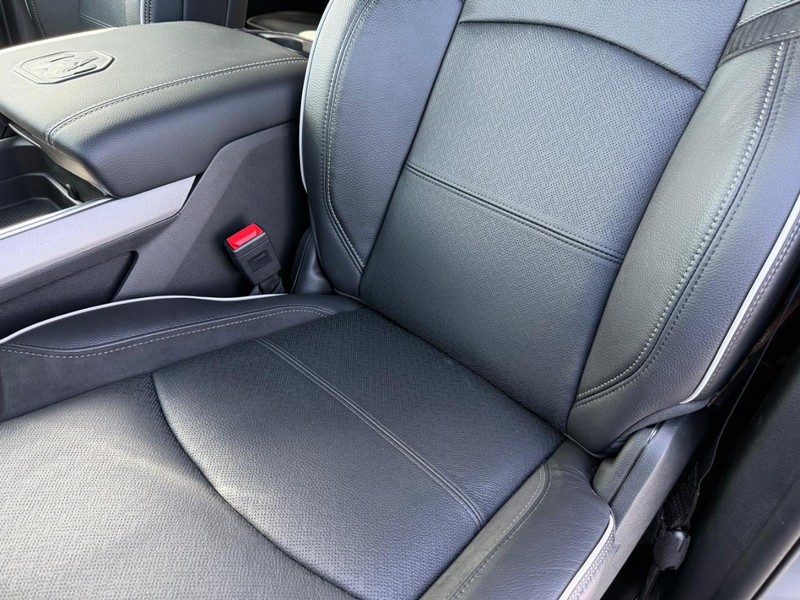 Ram 2500 Vehicle Full-screen Gallery Image 30
