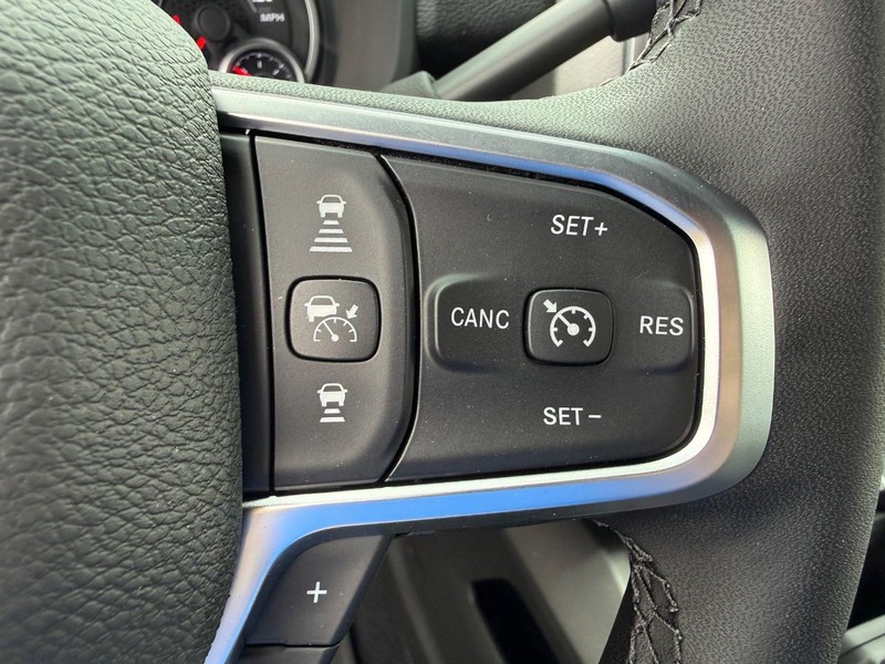Ram 2500 Vehicle Full-screen Gallery Image 21