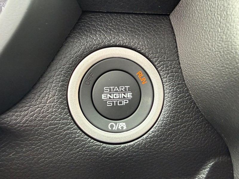 Ram 2500 Vehicle Full-screen Gallery Image 22
