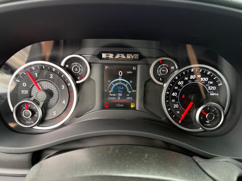 Ram 2500 Vehicle Full-screen Gallery Image 27