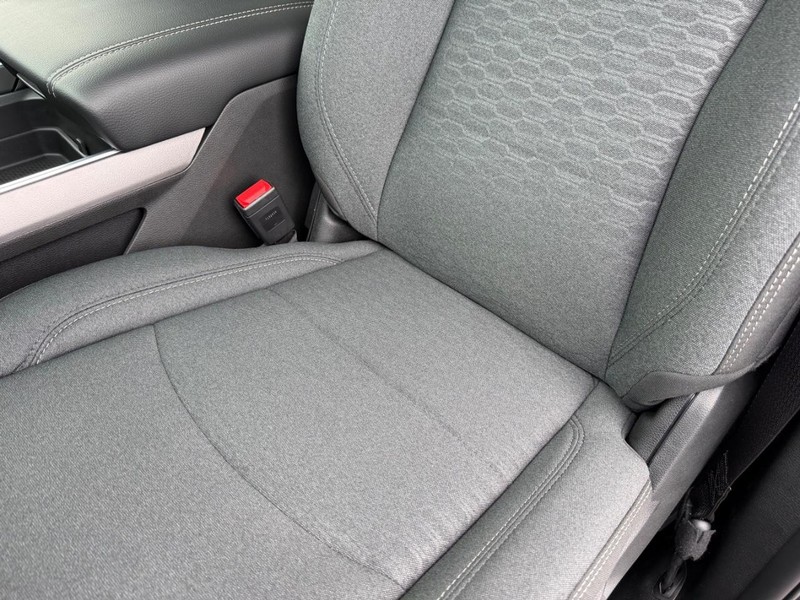 Ram 2500 Vehicle Full-screen Gallery Image 29