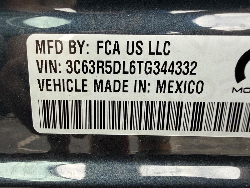 Ram 2500 Vehicle Full-screen Gallery Image 30