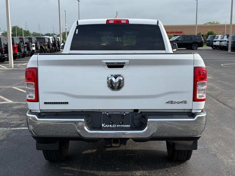 Ram 2500 Vehicle Full-screen Gallery Image 4