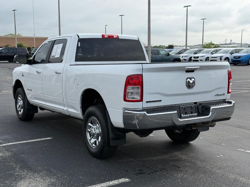 Ram 2500 Vehicle Full-screen Gallery Image 5