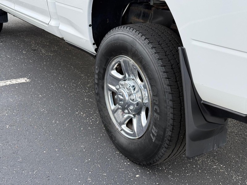 Ram 2500 Vehicle Full-screen Gallery Image 6