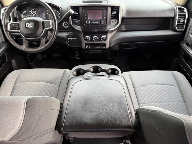 Ram 2500 Vehicle Full-screen Gallery Image 13