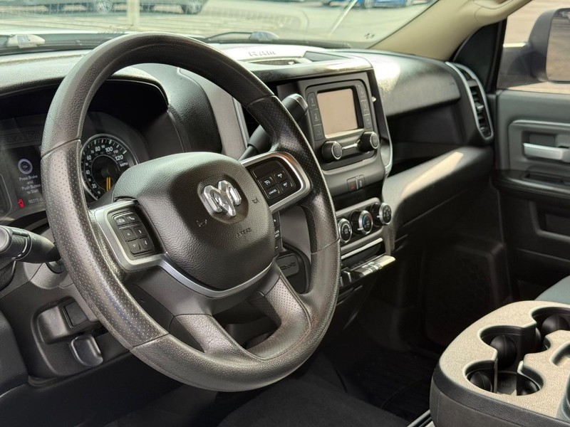 Ram 2500 Vehicle Full-screen Gallery Image 19