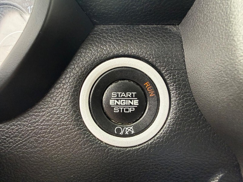 Ram 2500 Vehicle Full-screen Gallery Image 22