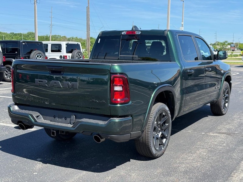Ram 1500 Vehicle Full-screen Gallery Image 3