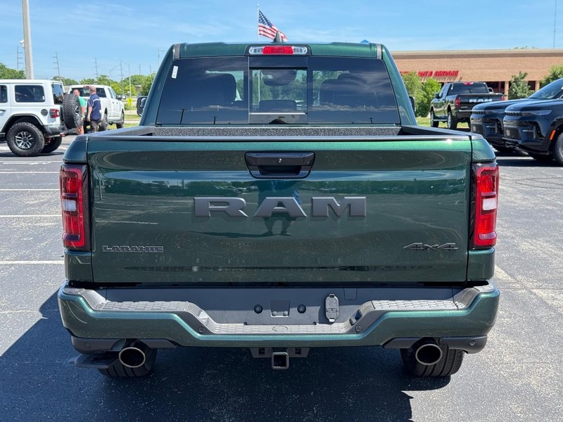 Ram 1500 Vehicle Full-screen Gallery Image 4