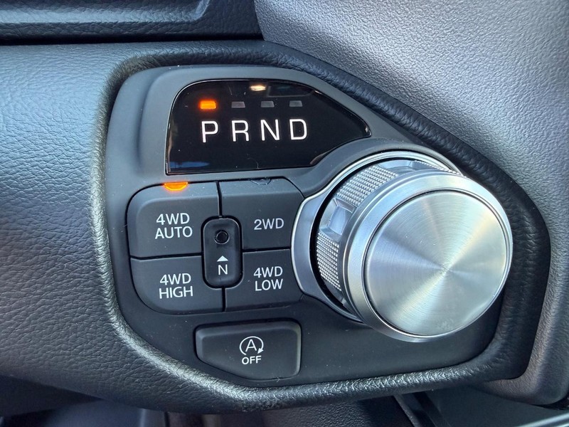 Ram 1500 Vehicle Full-screen Gallery Image 28