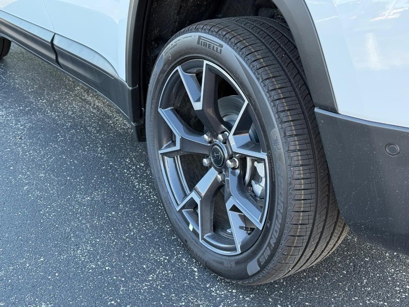 Jeep Cherokee Vehicle Full-screen Gallery Image 6