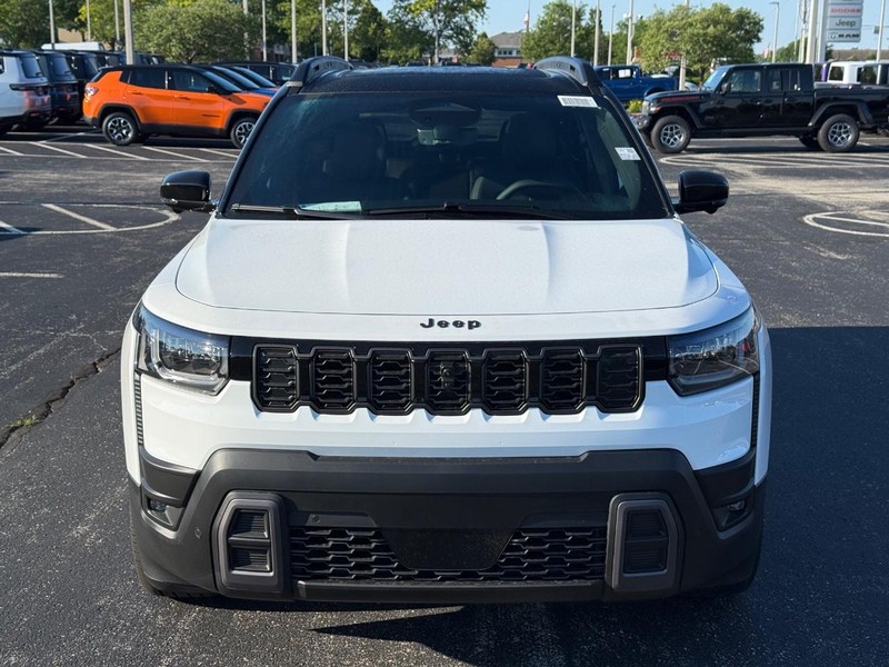 Jeep Cherokee Vehicle Full-screen Gallery Image 10