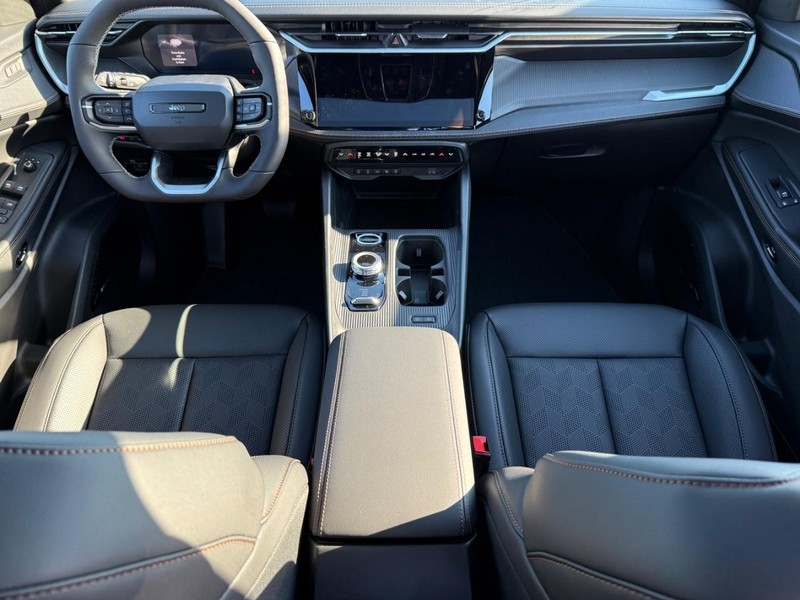 Jeep Cherokee Vehicle Full-screen Gallery Image 14