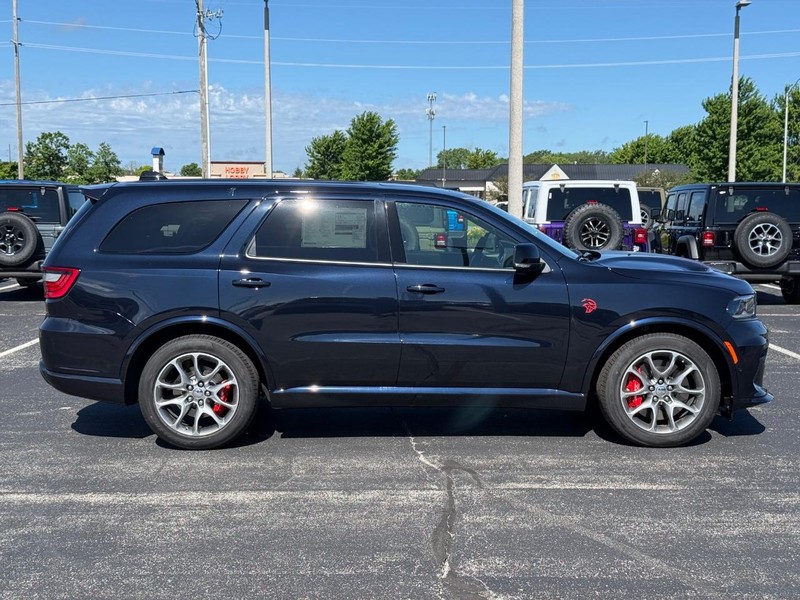 Dodge Durango Vehicle Full-screen Gallery Image 2