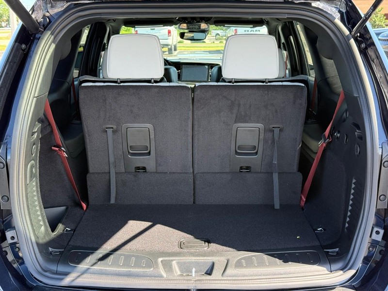 Dodge Durango Vehicle Full-screen Gallery Image 7