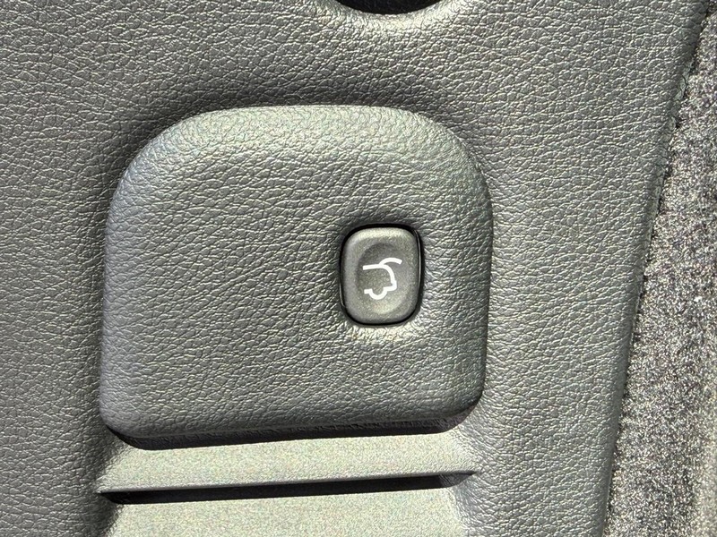Dodge Durango Vehicle Full-screen Gallery Image 8