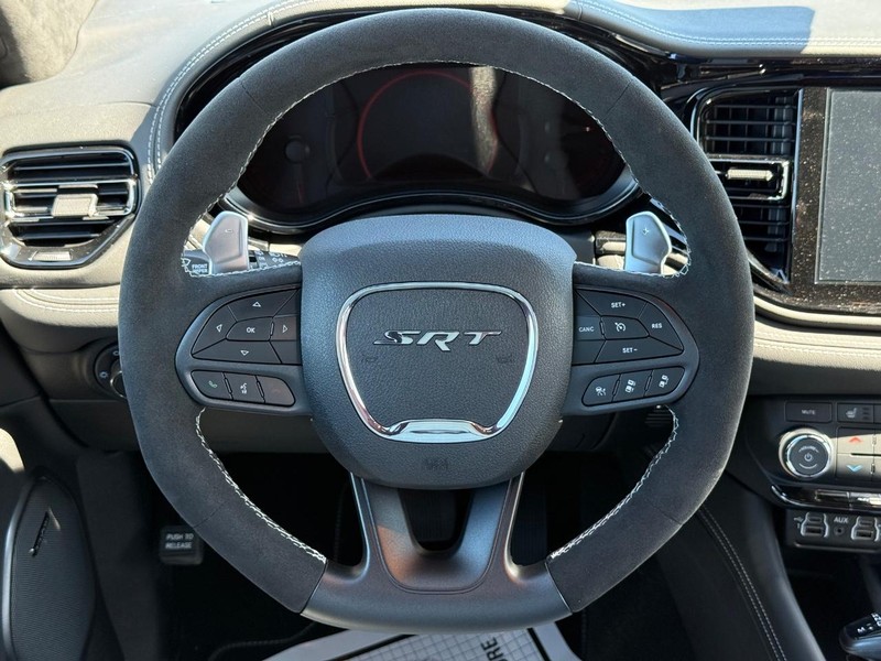 Dodge Durango Vehicle Full-screen Gallery Image 15