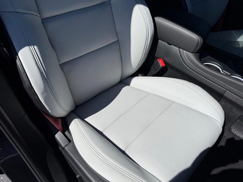 Dodge Durango Vehicle Full-screen Gallery Image 17