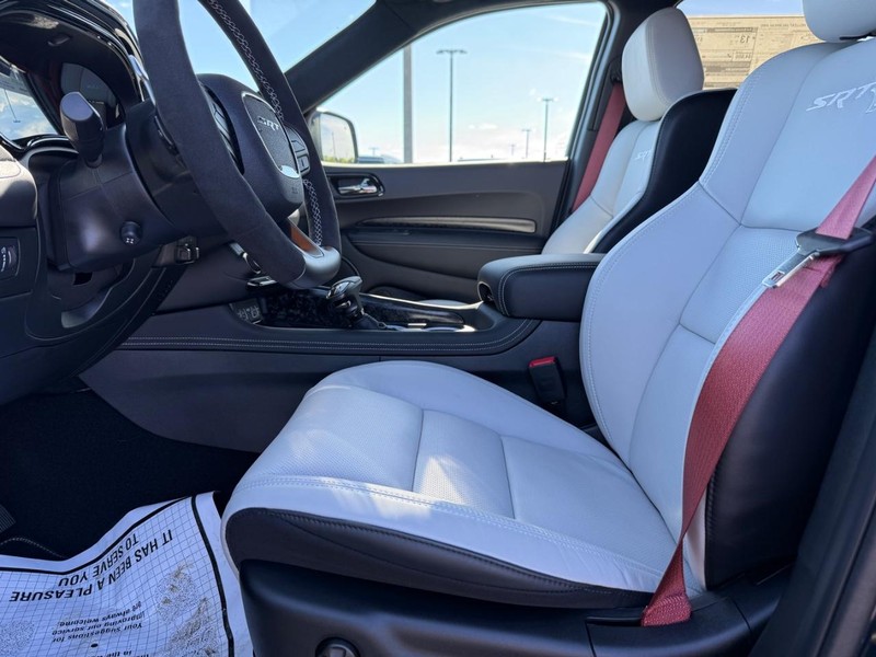 Dodge Durango Vehicle Full-screen Gallery Image 19