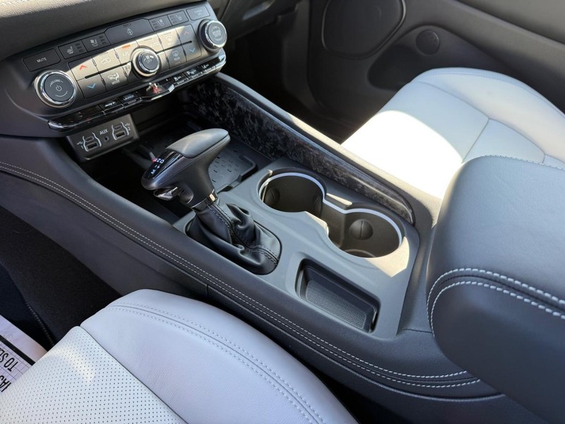 Dodge Durango Vehicle Full-screen Gallery Image 28