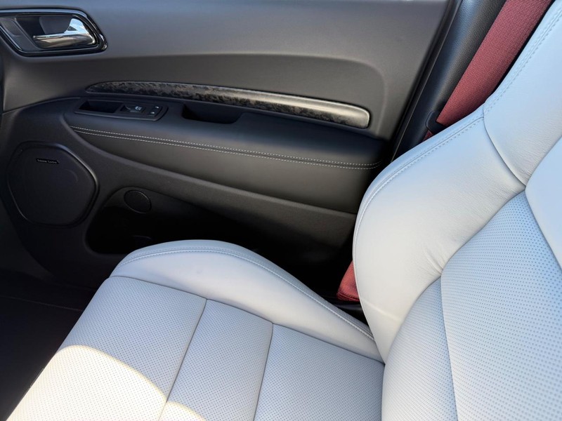 Dodge Durango Vehicle Full-screen Gallery Image 29