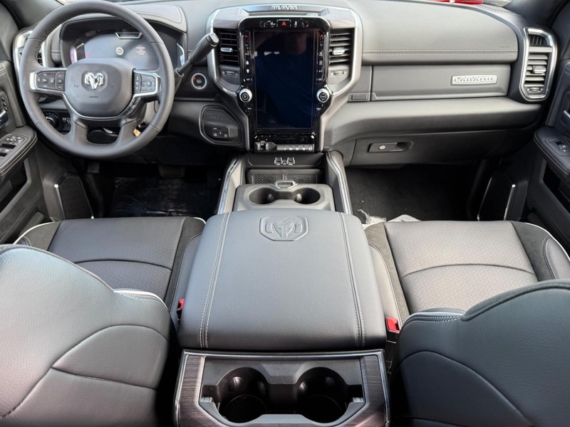 Ram 3500 Vehicle Full-screen Gallery Image 12