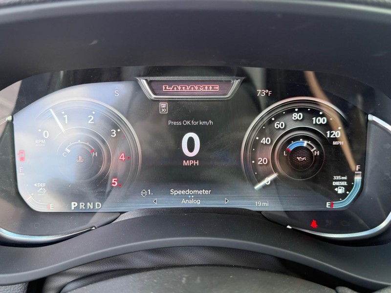 Ram 3500 Vehicle Full-screen Gallery Image 26