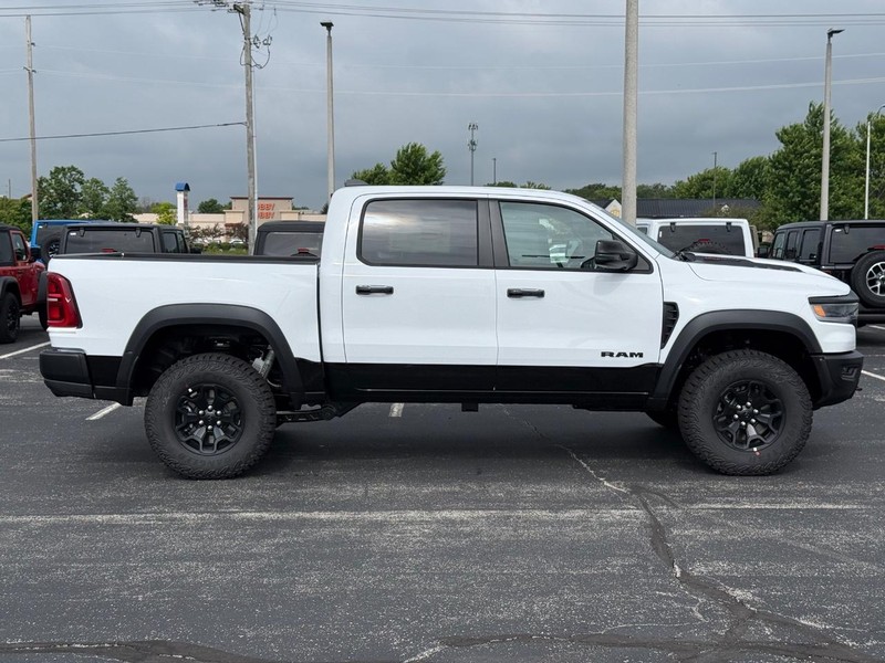 Ram 1500 Vehicle Full-screen Gallery Image 2