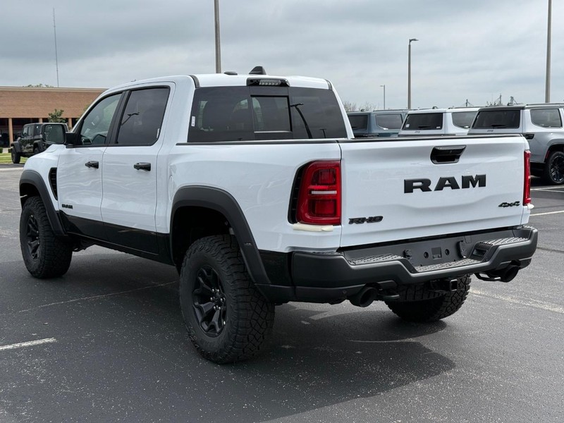 Ram 1500 Vehicle Full-screen Gallery Image 5