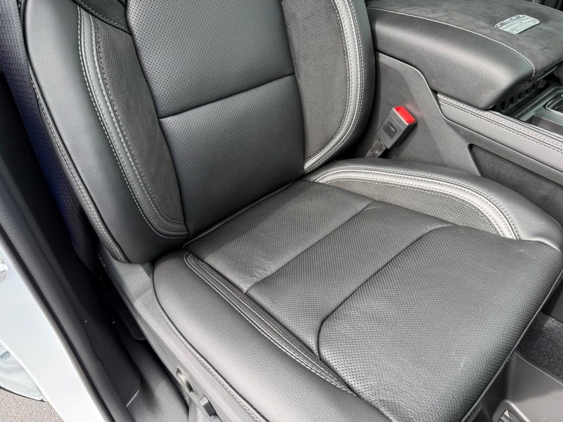 Ram 1500 Vehicle Full-screen Gallery Image 17
