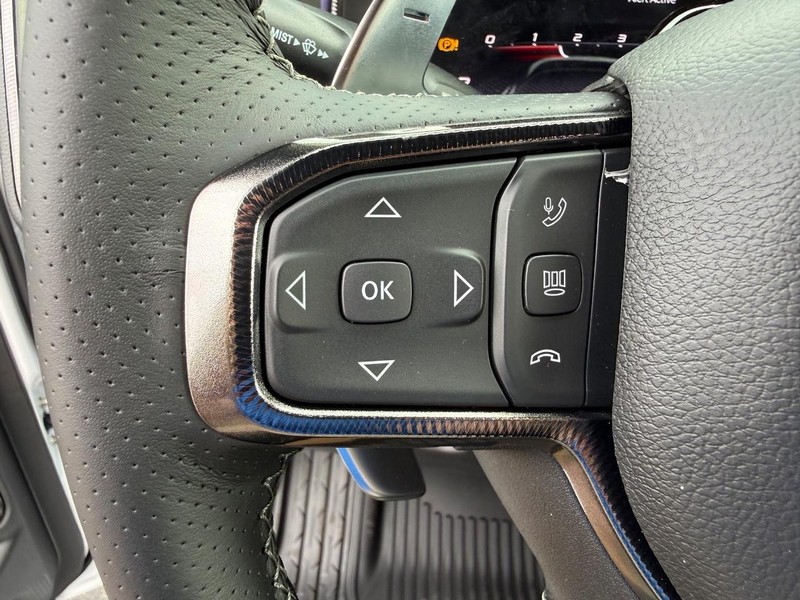 Ram 1500 Vehicle Full-screen Gallery Image 21
