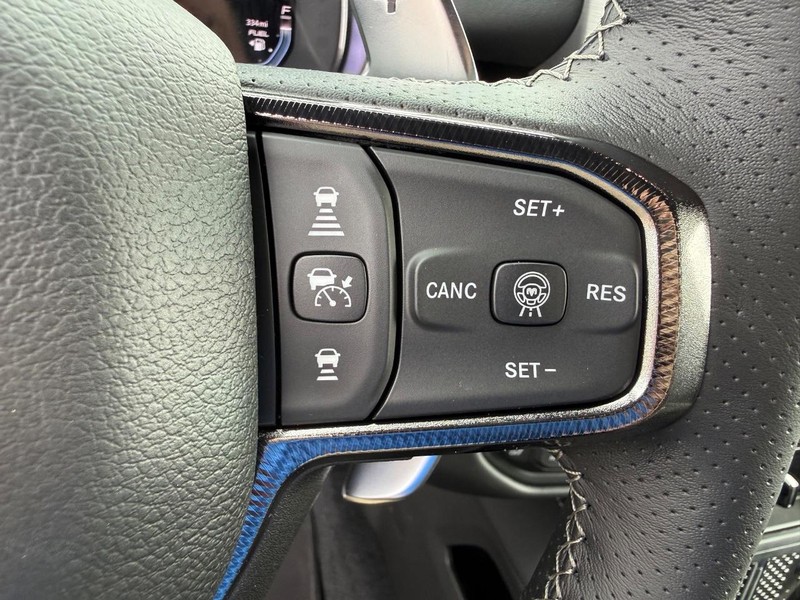 Ram 1500 Vehicle Full-screen Gallery Image 22