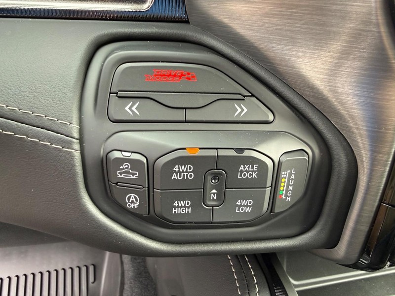 Ram 1500 Vehicle Full-screen Gallery Image 24