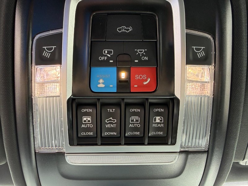 Ram 1500 Vehicle Full-screen Gallery Image 29