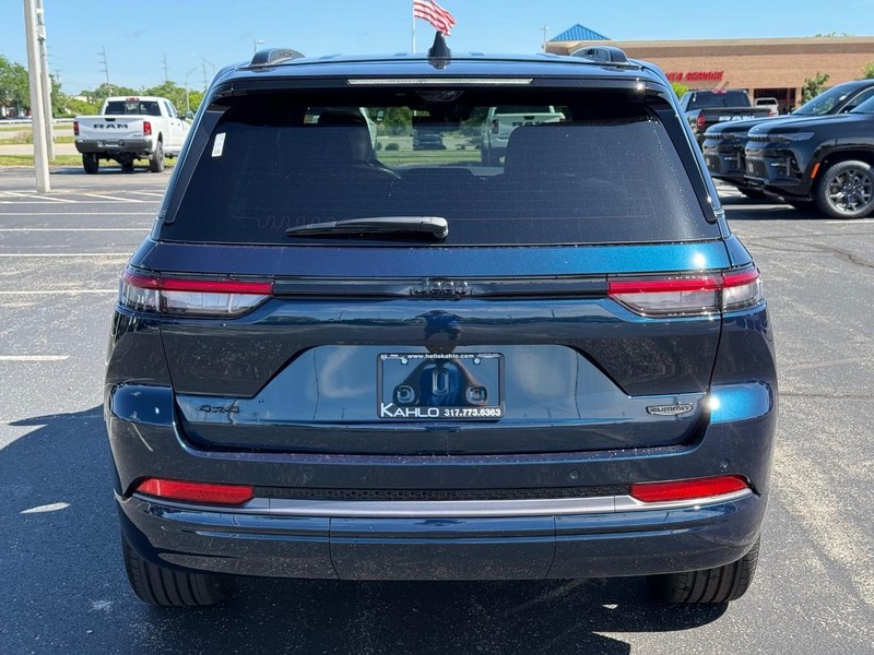 Jeep Grand Cherokee Vehicle Full-screen Gallery Image 4