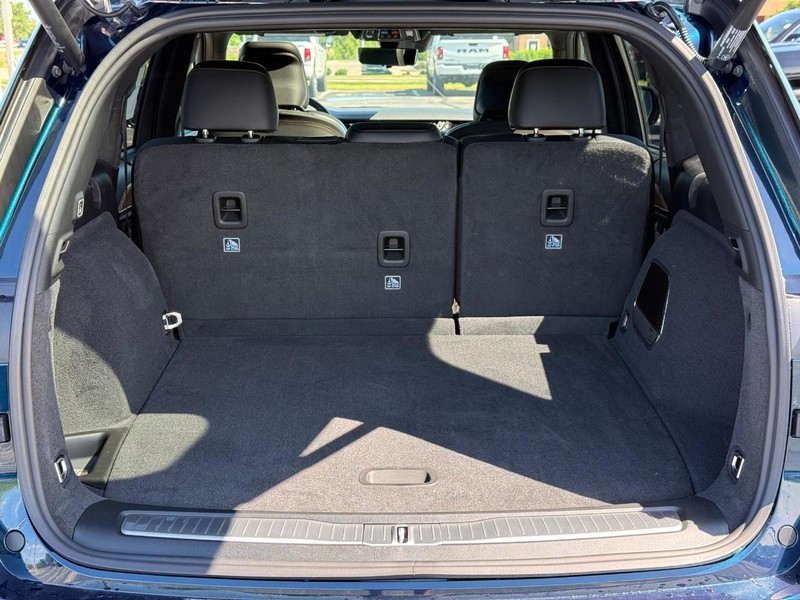 Jeep Grand Cherokee Vehicle Full-screen Gallery Image 7