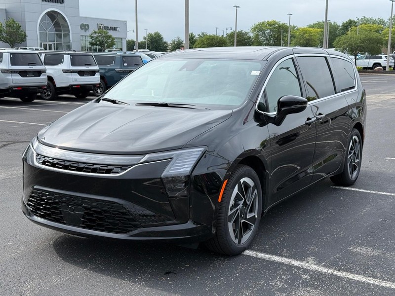Chrysler Pacifica Vehicle Full-screen Gallery Image 10