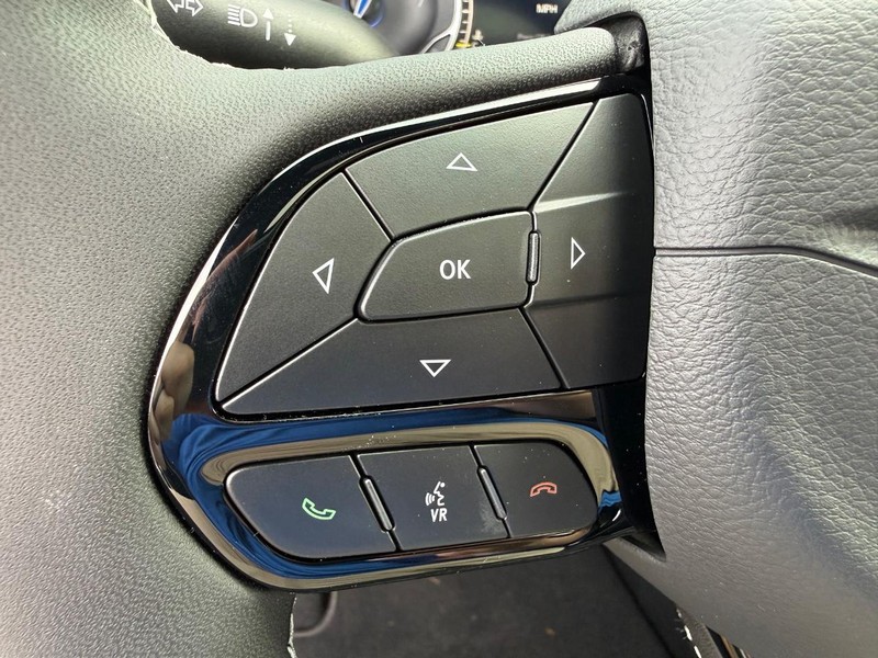 Chrysler Pacifica Vehicle Full-screen Gallery Image 23