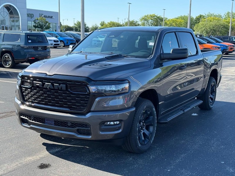 Ram 1500 Vehicle Full-screen Gallery Image 8