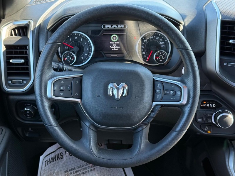 Ram 1500 Vehicle Full-screen Gallery Image 13