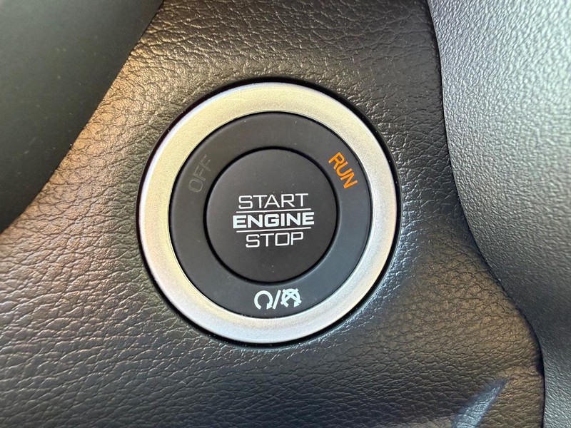Ram 1500 Vehicle Full-screen Gallery Image 21