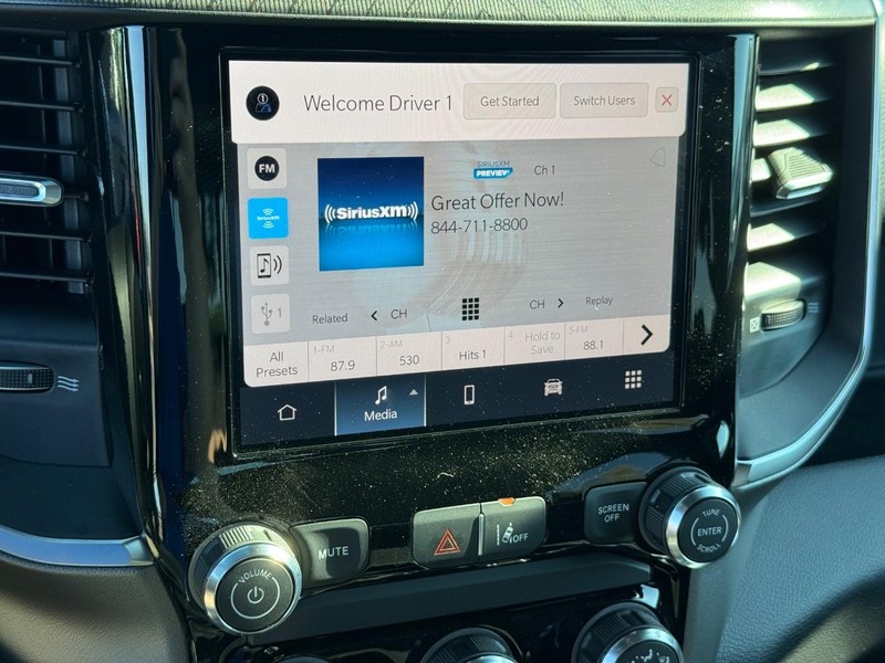 Ram 1500 Vehicle Full-screen Gallery Image 23