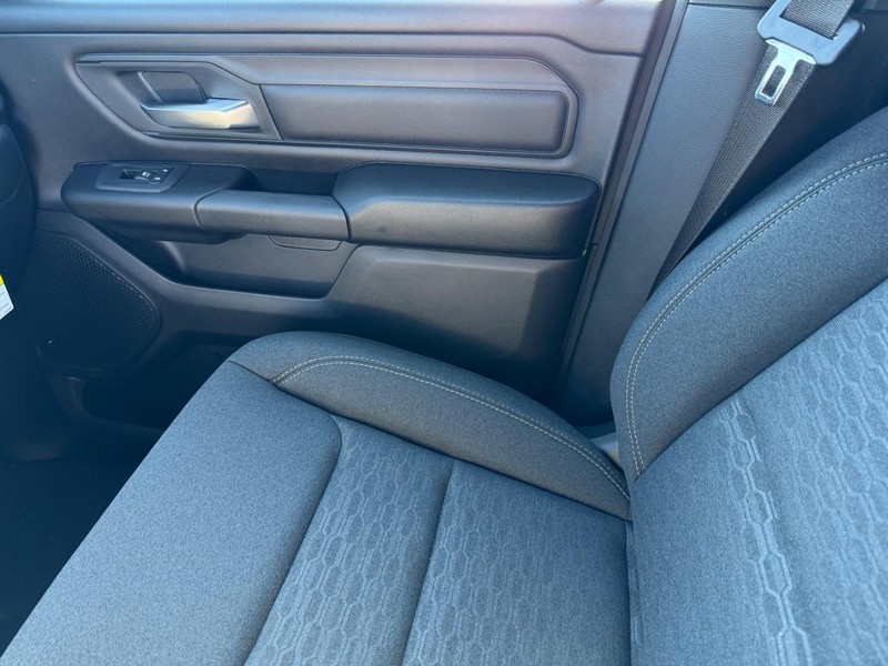 Ram 1500 Vehicle Full-screen Gallery Image 27