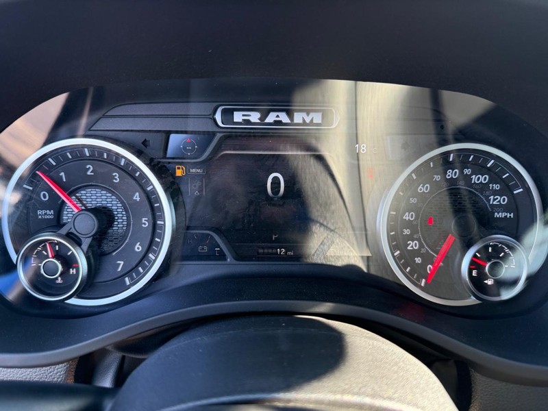 Ram 1500 Vehicle Full-screen Gallery Image 28