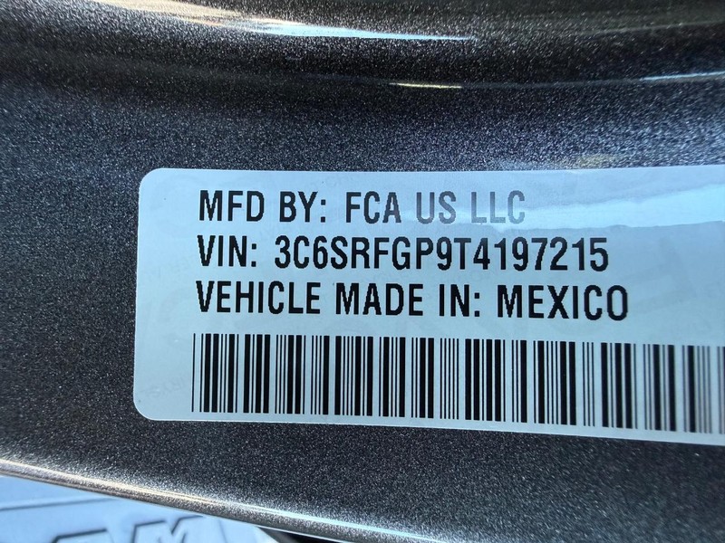 Ram 1500 Vehicle Full-screen Gallery Image 31